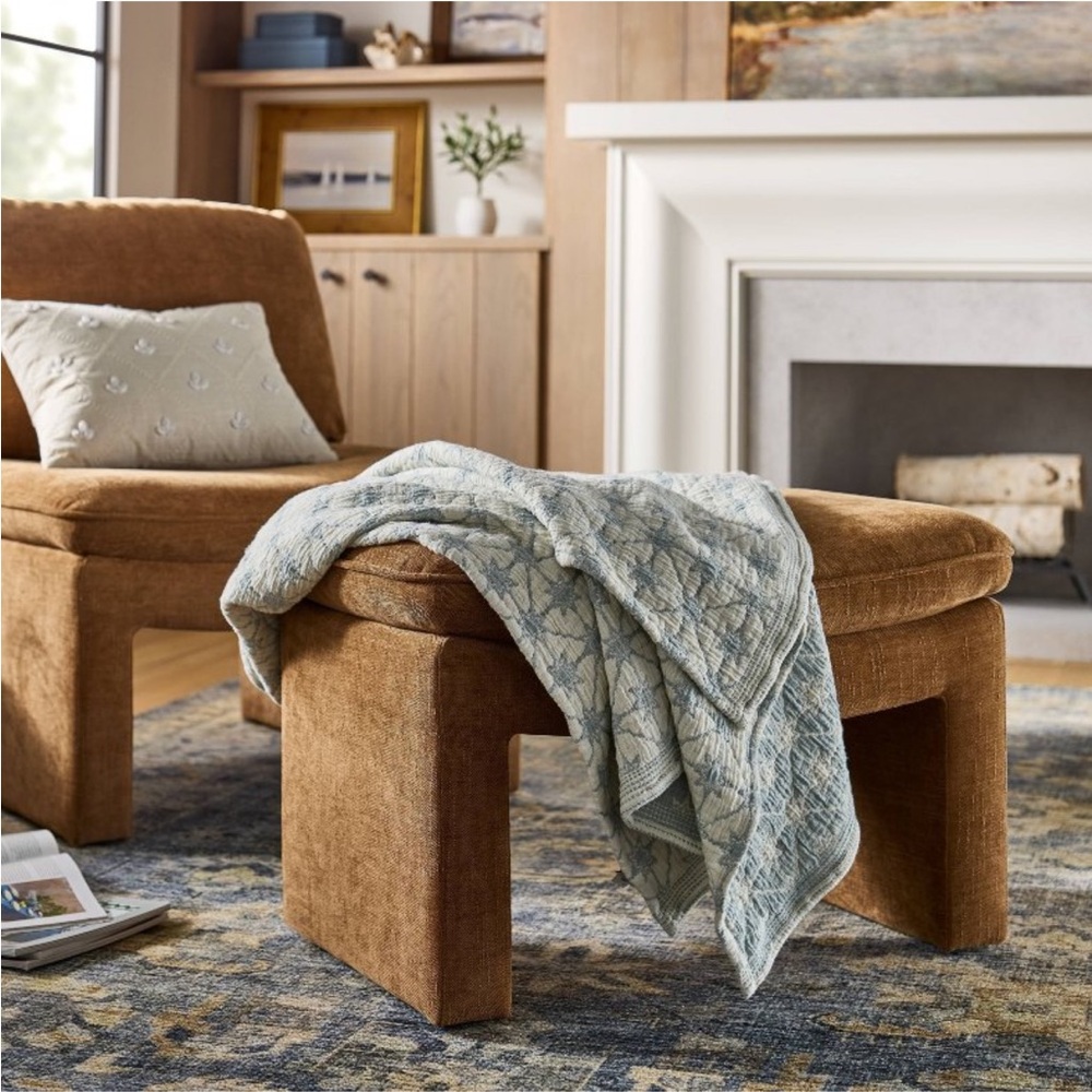 STUDIO MCGEE NWT Cotton Textured Throw -cream/blue -60x50 - Picture 2 of 6